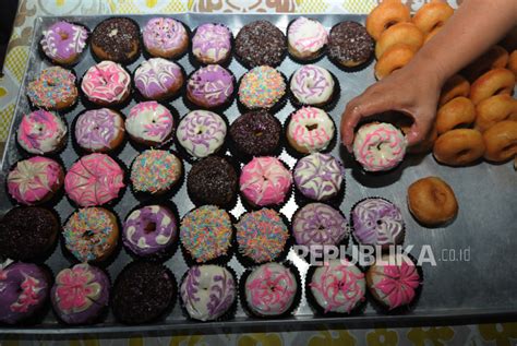 Pemkot Jakbar Latih Anak Muda Jadi Pengusaha Kue Dan Minuman