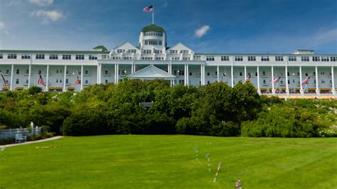 stay  mackinac island  neighborhoods expedia