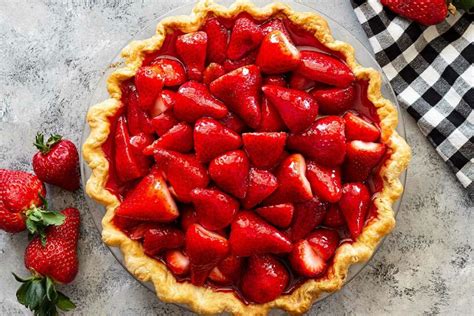 Easy Strawberry Pie {with Fresh Strawberries } Lil Luna