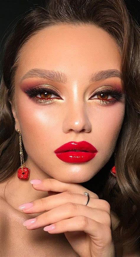 10 The Perfect Makeup With Red Lipstick Ideas Red Lipstick Makeup Eye Makeup Red Lip Makeup