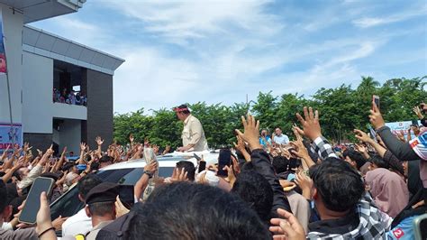 Ribuan Pendukung Sambut Prabowo Di Balai Buntar Bengkulu Seisi Gedung