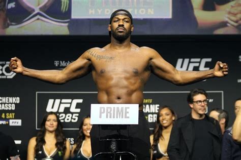 Ufc 285 Jon Jones Stuns Ciryl Gane In Return With Quick Submission Claims Heavyweight Crown