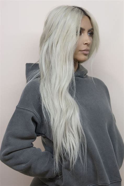 Kim Kardashian With Platinum Hair Kardashian Hair Blonde Hair Color