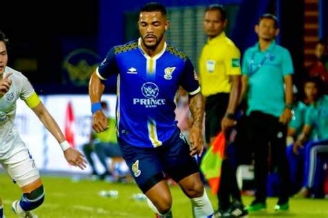 Profil Biodata Paulo Victor Pemain Sepak Bola Asal Brazil Yang Gabung