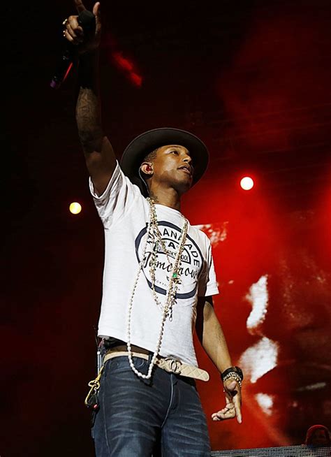 Pharrell Williams Picture 113 - Pharrell Williams Performing Live in ...