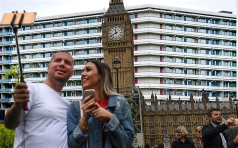 Amsterdam Aast Op Tower Bridge En Big Ben De Volkskrant