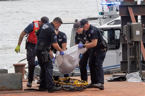 Womans Body Found Floating In Nycs East River