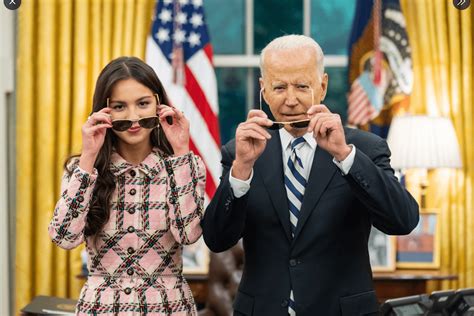 In White House Visit Olivia Rodrigo Urges Youth Get Vaccinated