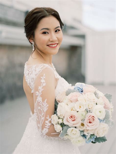 28 Beach Wedding Hairstyles For A Weatherproof Look