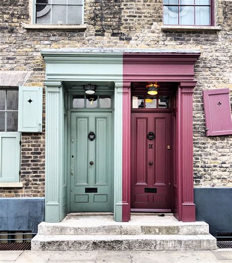 This Instagram Account Shares Amazing Photos Of The Doors Of London