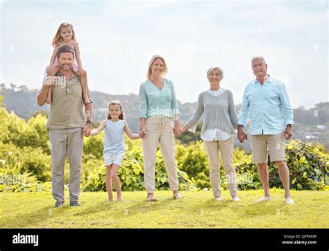 El vínculo que une a su verdadera familia es el amor Imagen de una