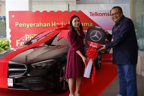 Ibu Rumah Tangga Asal Semarang Raih Hadiah Utama Mobil Mercedes Benz