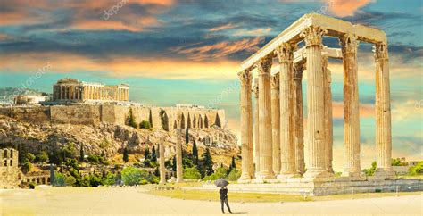 Parten N Y Columnas Y Ruinas Del Templo De Zeus Ol Mpico Atenas Grecia