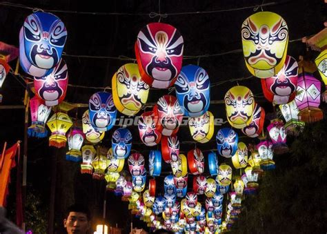 Sichuan Opera Masks - Sichuan Opera Photos