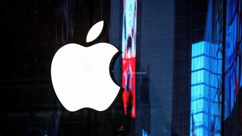 Apple Share Price Hits Record Market Value Nears 3 Trillion Stock Market News