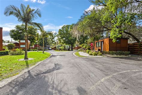 Grand Opening The Oaks Tampa Bay Tiny House Village By Escape