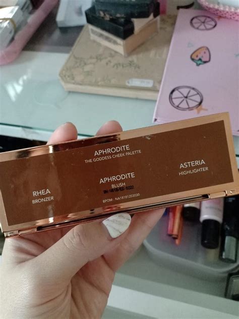 Esqa The Goddes Cheek Palette Kesehatan Kecantikan Rias Wajah Di