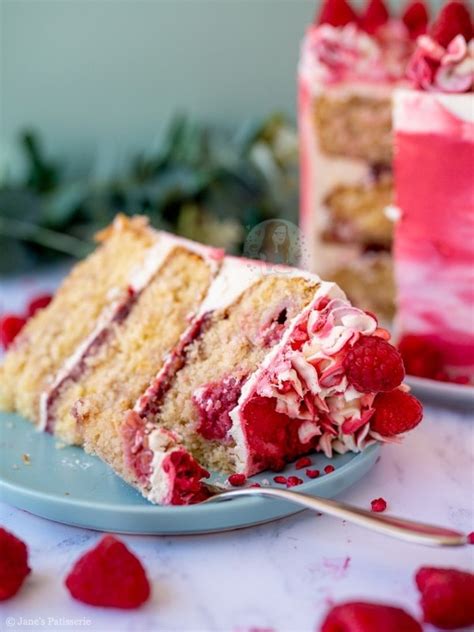 Raspberry Ripple Cake! – TAPZZI