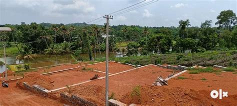 KIZHAKKAMBALAM RESIDENTIAL PLOTS NEAR VILANGU THAIKKAVU JUNCTION