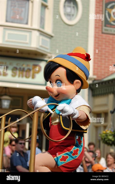 Pinocchio on parade at Disneyland, Paris Stock Photo - Alamy