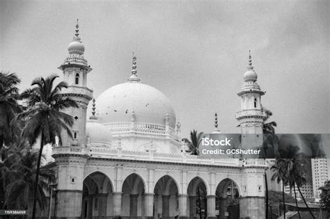 Hasnabad Dargah Mumbai Stock Photo - Download Image Now - Dargah ...