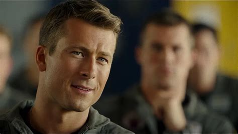 Glen Powell In Trattative Per Il Nuovo Film Di J J Abrams