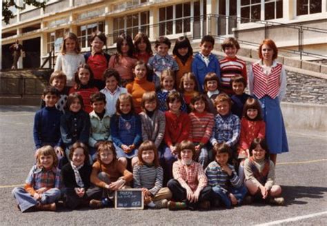 Photo de classe CE2 de 1976 école Robert Desnos Copains d avant