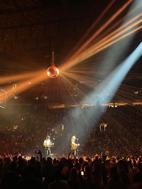 Pin By Celeste On Moodboard The Lumineers Concert Lights Dream Concert