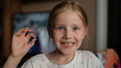 Quantos Anos Cai O Primeiro Dente Confira Quando Aqui