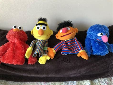 Sesame Street Hand Puppets 2019258748