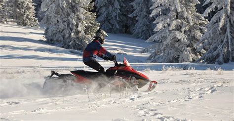 SNOWMOBILING Maine? 10 Things to Know! 2024 -Maineterrain