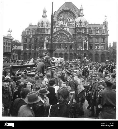 Germans And Collaborators In Zoo Lion S Cage In Antwerp German