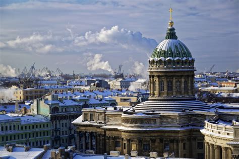 Winter Dome Majesty: Saint Petersburg’s Iconic Skyline in HD