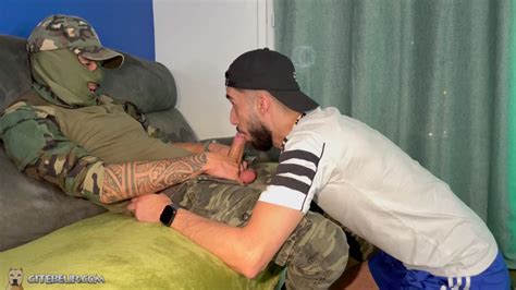 Uniformes Militaires Vid Os Porno Gay Sur Crunchboy Page