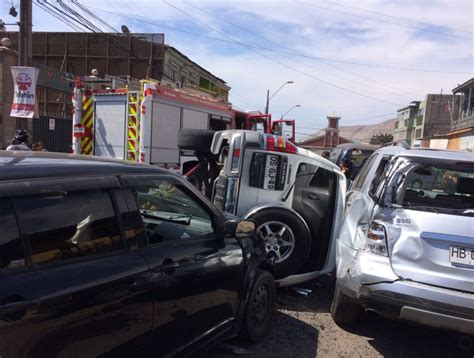 Dos Lesionados Dejó El Volcamiento De Una Camioneta En El Sector Céntrico De Iquique Soychilecl