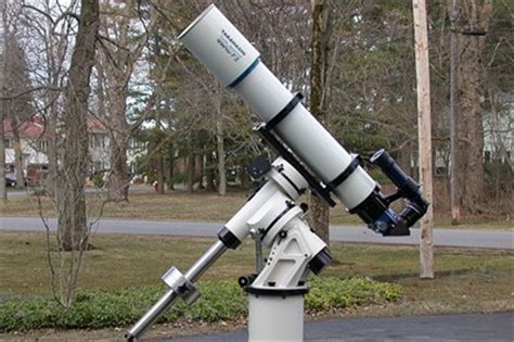 What is A Refracting Telescope – Uses Lens as Its Optical Element