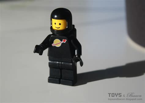 Toys and Bacon: Vintage Lego Space Minifigure