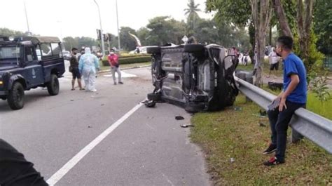 Image Details About Disyaki Langgar Lampu Isyarat Penunggang