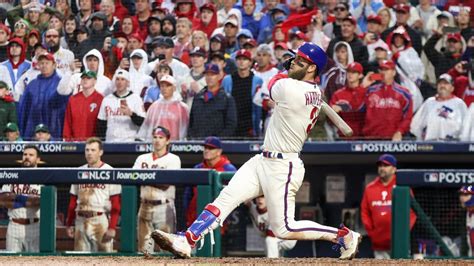 Bryce Harper delivers and helps send Phillies to World Series