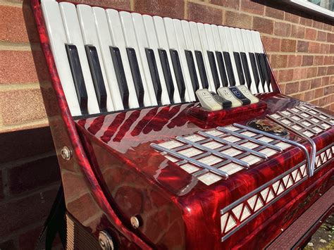 Royal Standard piano accordion » Jolly Roger Accordions