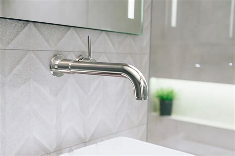 7 Reasons to Add Wall-Mounted Faucets to Your Home