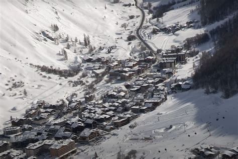 Cours De Ski Val D Is Re Progressez Avec Un Moniteur De Ski