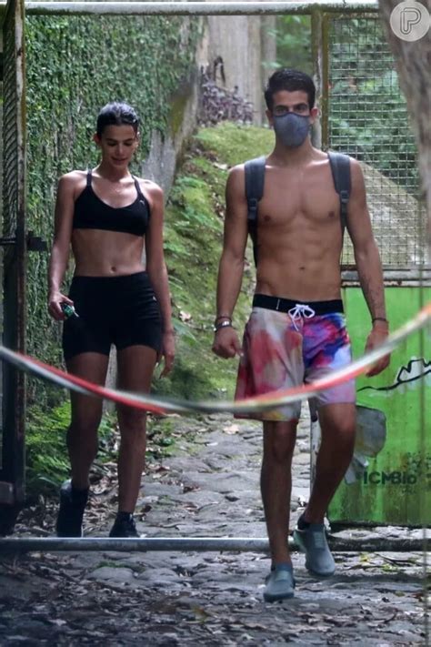 Suposto Motivo Para Fim De Amizade Entre Bruna Marquezine E Enzo