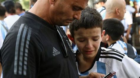 Incidentes En Los Accesos Al Monumental Con Hinchas Estafados Con