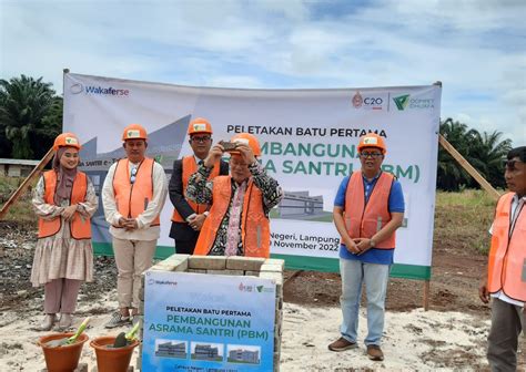 Camat Abung Barat Hadiri Peletakan Batu Pertama Asrama Santri Pbm