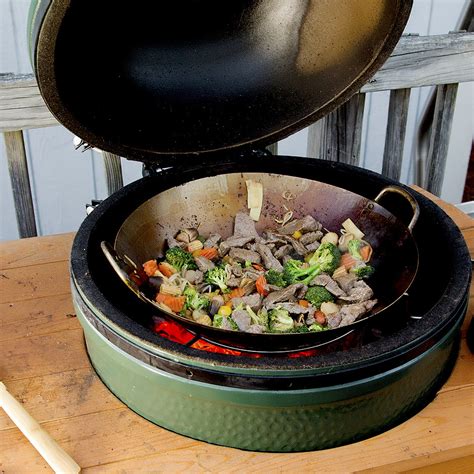 Wok On Big Green Egg Bge Wok On Big Green Egg Uofmti Flickr