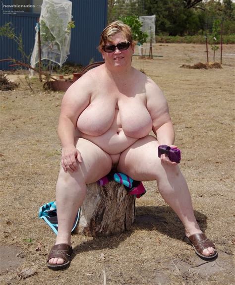 Naked Camping With A Plump MILF Scrolller