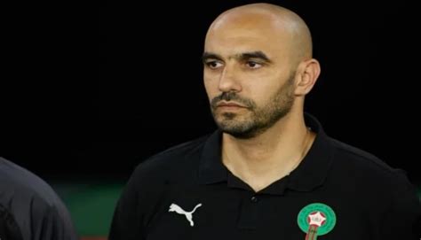 وليد الركراكي يستعد لإعادة لاعب مونديالي للمنتخب المغربي