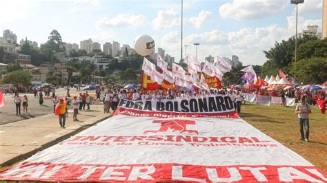 Centrais Sindicais Assinam Carta Em Defesa Da Democracia E Realizam Ato