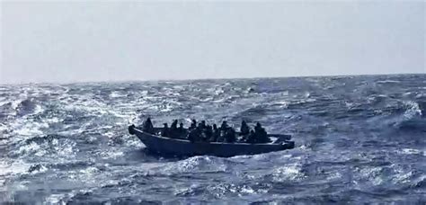 On Craint 24 Morts Dans Le Naufrage Dun Bateau De Migrants Parti De